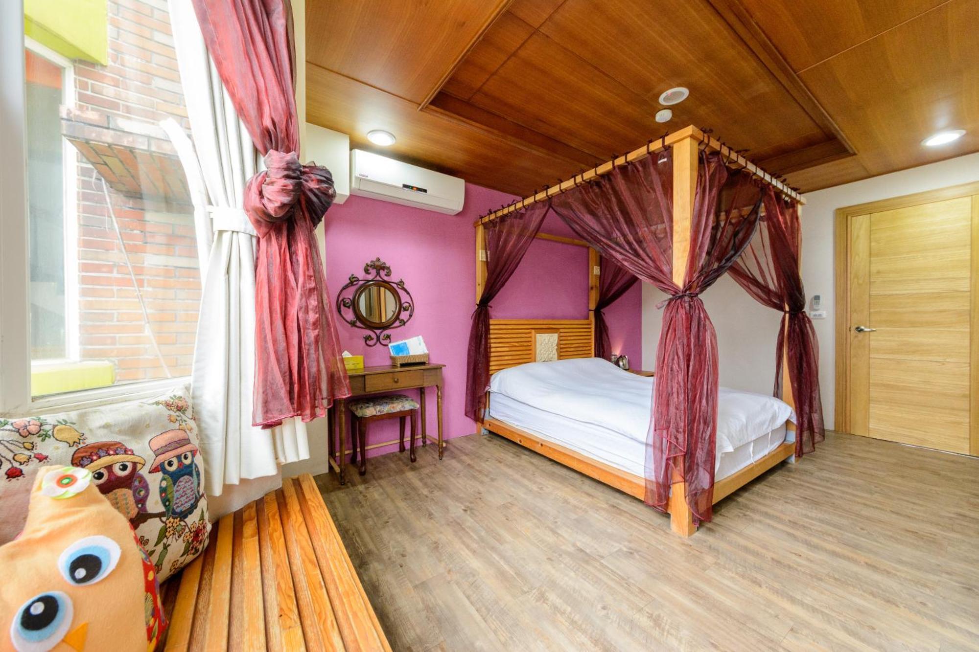 Owl Castle Bed & Breakfast Hualien City Room photo